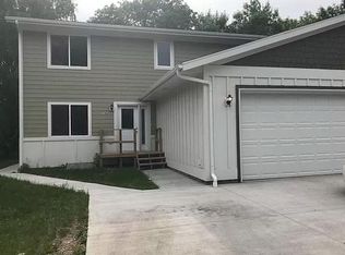 314 N 51st St, Grand Forks, ND 58203