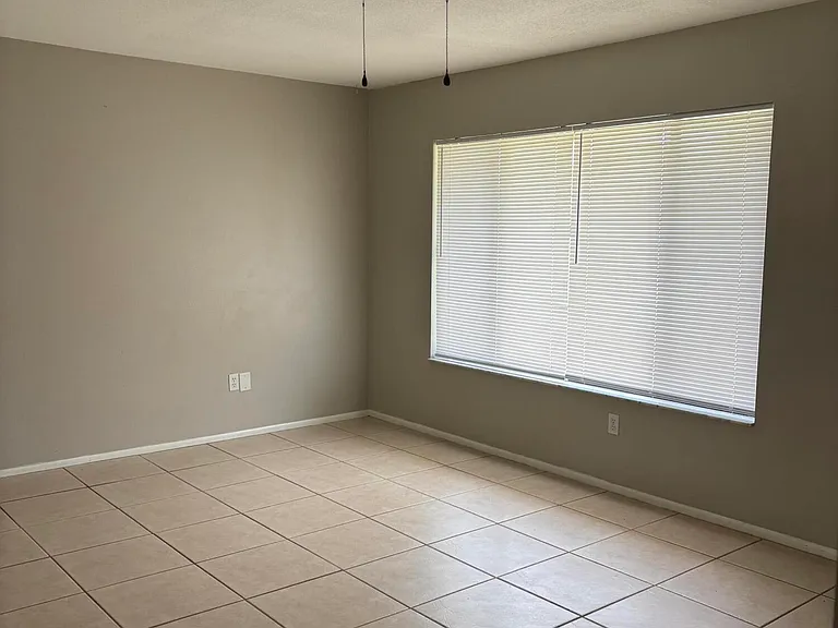 511 Dinner St NE — Photo 5