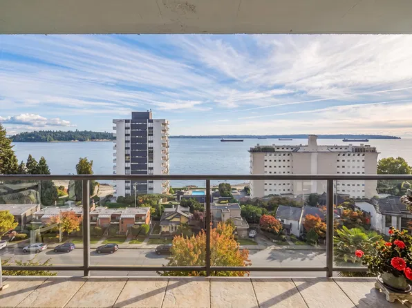 1845 Bellevue Ave #305, West Vancouver, BC V7V 1B2