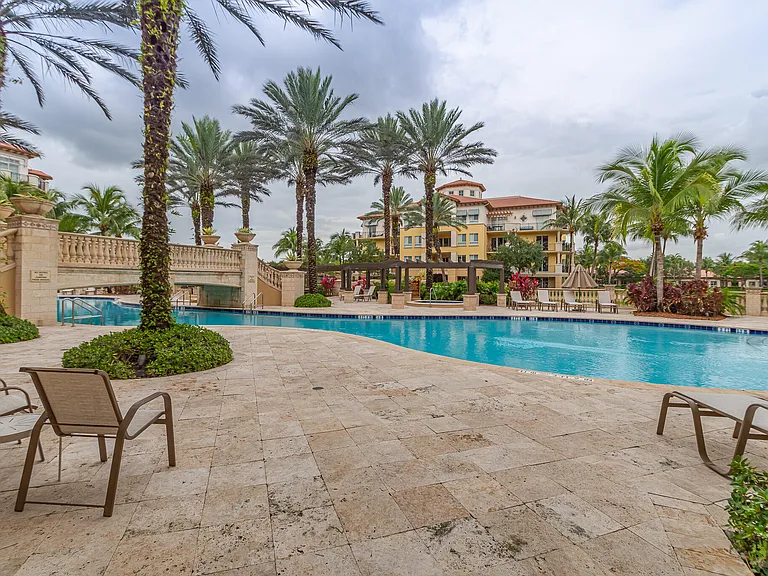 16101 Emerald Estates Dr #146 — Photo 4
