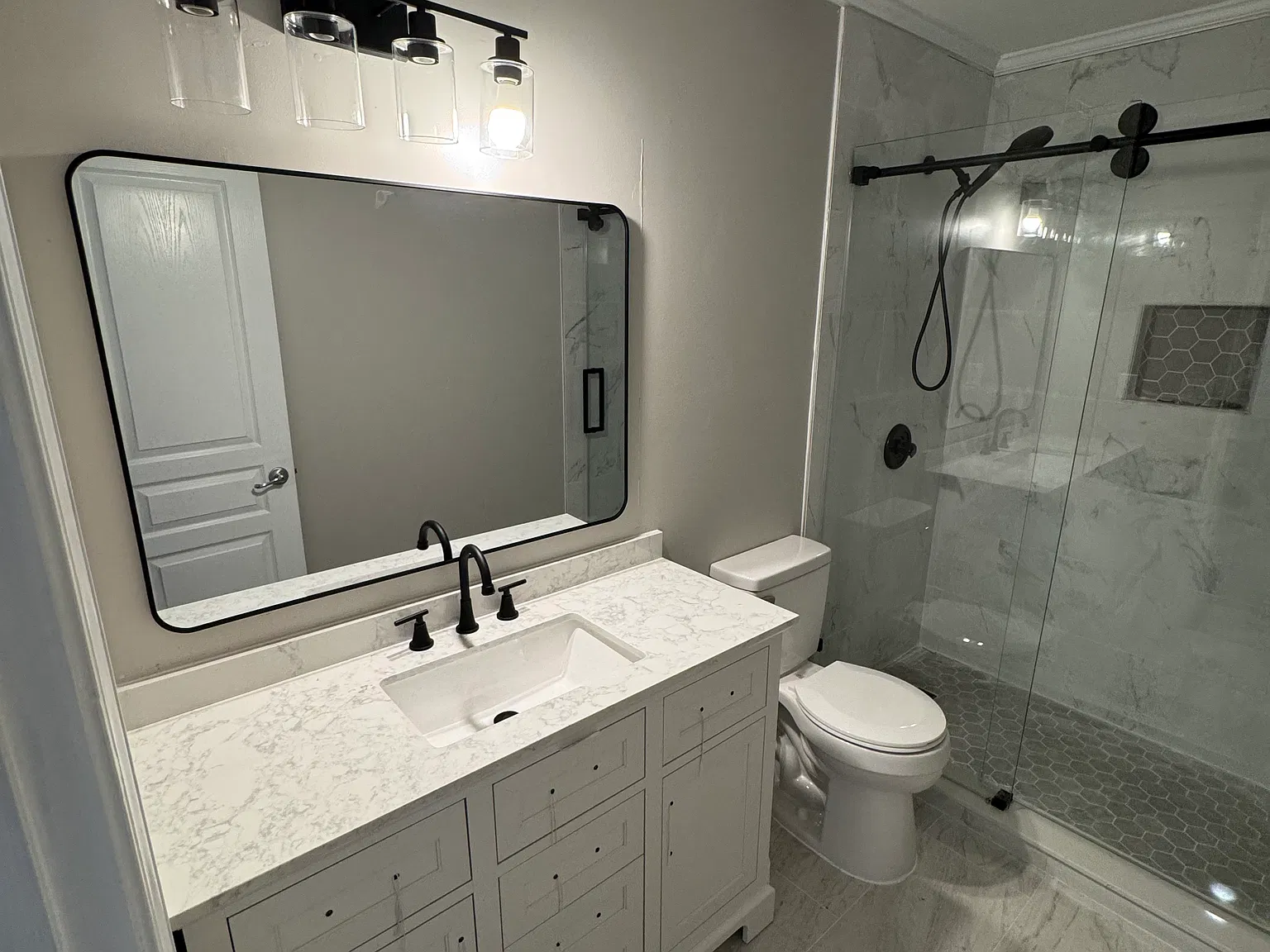 3 bed, 2.5 bath, 2316 sqft, $2,799 — Photo 3