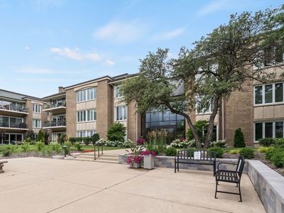 1 Oak Brook Club Dr APT A307, Oak Brook, IL, 60523