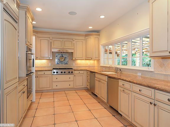 2nd image of 200 Barton Ave