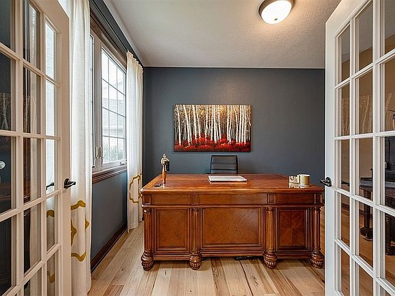 3rd image of 9058 Lake Ct