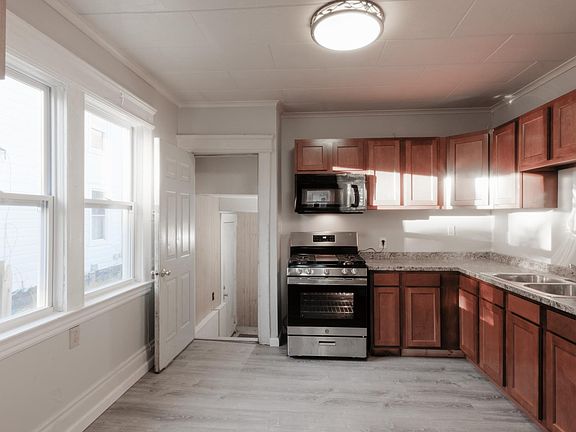 4th image of 343 Primrose Ave