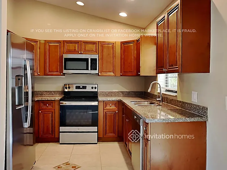359 Las Palmas St — Photo 7