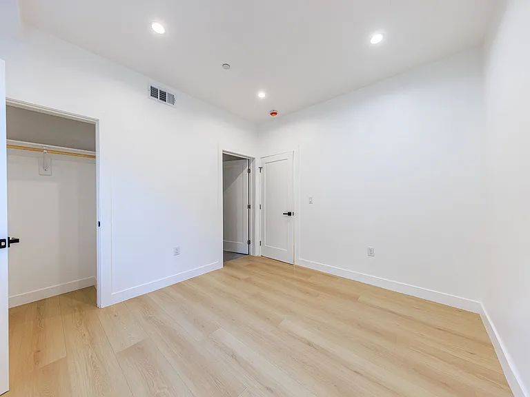 2424 S West View St — Photo 13