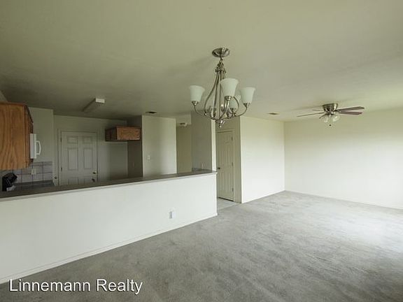 3rd image of 3709A Woodrow Dr