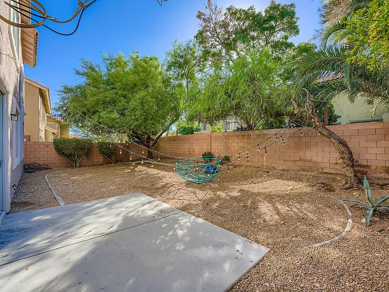 10701 Sapphire Vista Ave — Photo 17