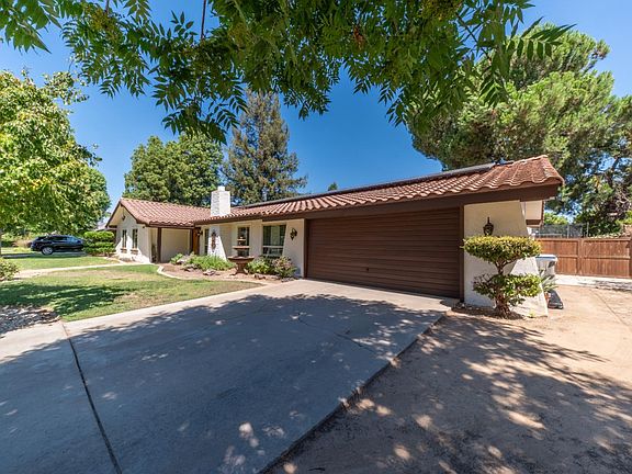 2nd image of 1626 W Mesa Ave