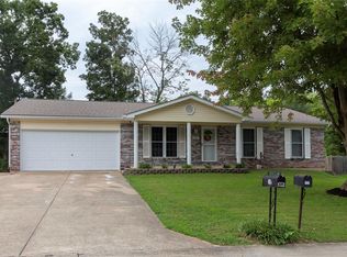 305 Kenwood St, Farmington, MO 63640