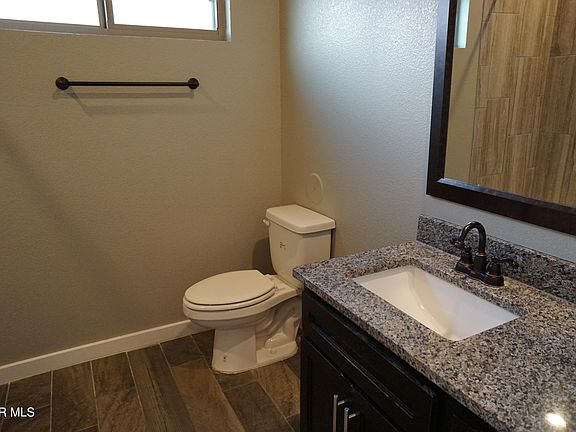 4th image of 217 Ilchester Way