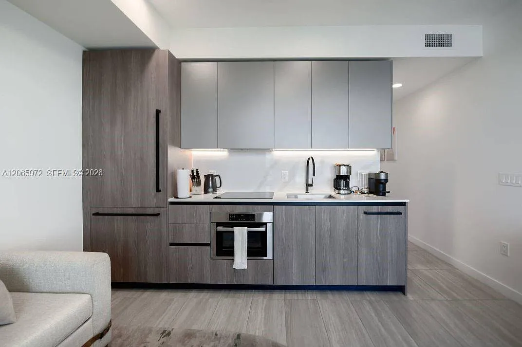 1 bed, 1.0 bath, 425 sqft, $3,500 — Photo 4