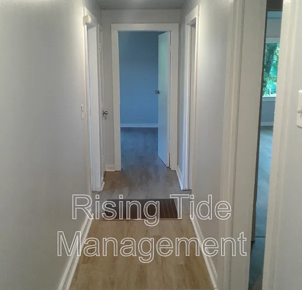 220 58th St — Photo 3