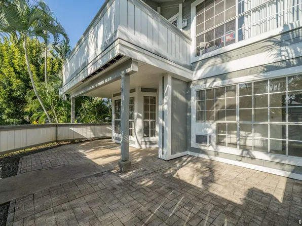 239 E Mananai Pl, Honolulu, HI 96818