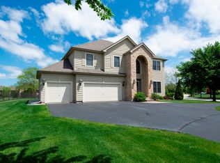 681 Clover Dr, Algonquin, IL 60102