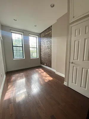 Rented by Hagstrom Management Inc | media 4