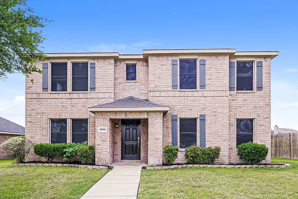 3 bed, 2.5 bath, 2358 sqft, $2,990 — Photo 1