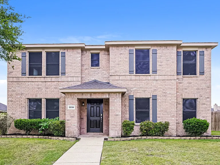 2036 Silverado Dr — Photo 1