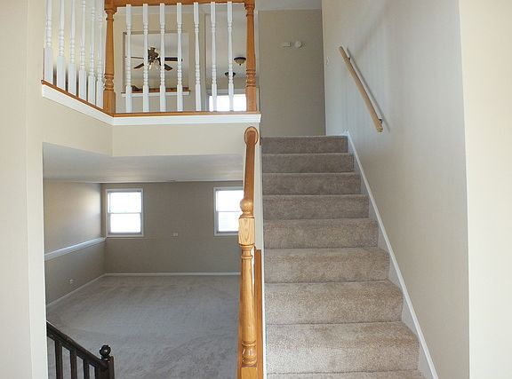 3rd image of 307 Surrey Ln
