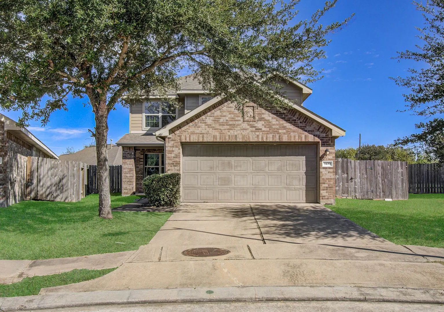Cozy 4-Bedroom Home Near Pearland with Easy Highway Access — Photo 1