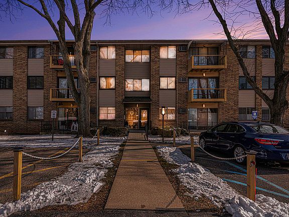3rd image of 2433 Byron Center Ave SW APT 309