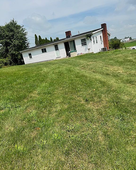 2nd image of 2453 Noble Rd W
