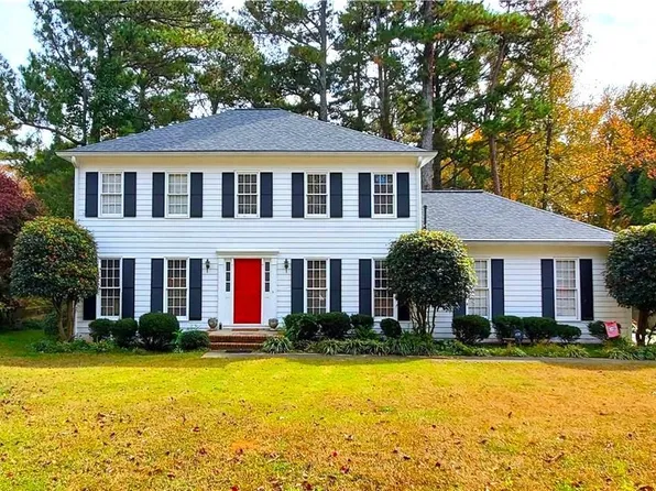 2572 Meadowglen Trl, Snellville, GA 30078