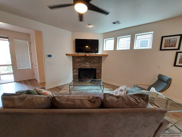 2868 W Presidio Dr — Photo 4