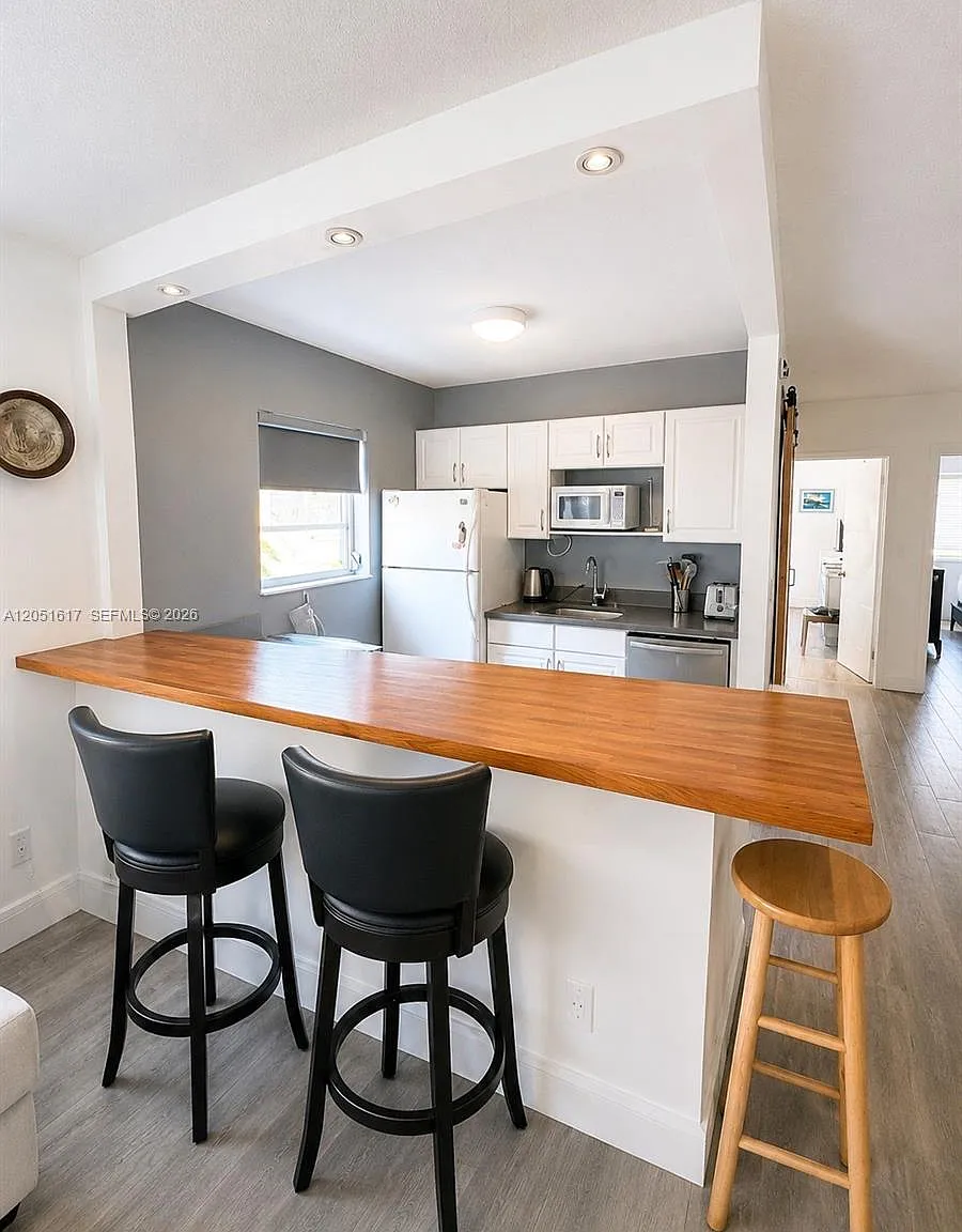 Beach Ridge Apts Co-Op — Photo 2