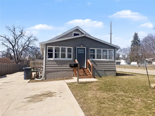 4150 66th St, Urbandale, IA 50322