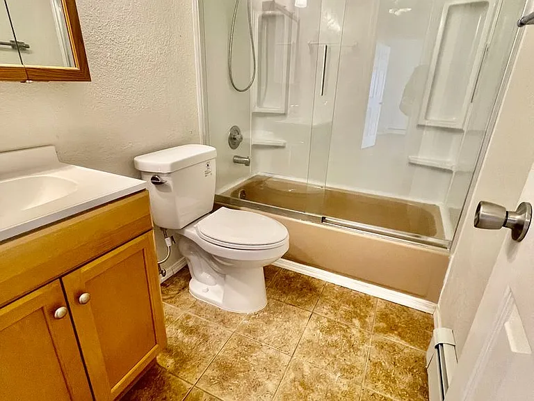 202 Princess Dr — Photo 13