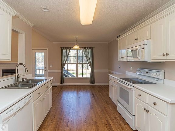 2nd image of 311 Green Dr