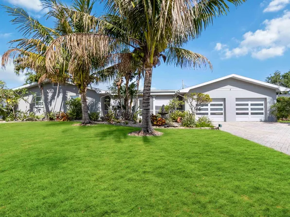 205 Colonial Ct, Satellite Beach, FL 32937