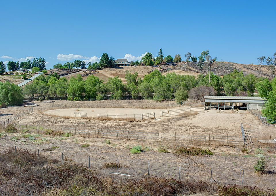 1st image of 35125 Calle Nopal