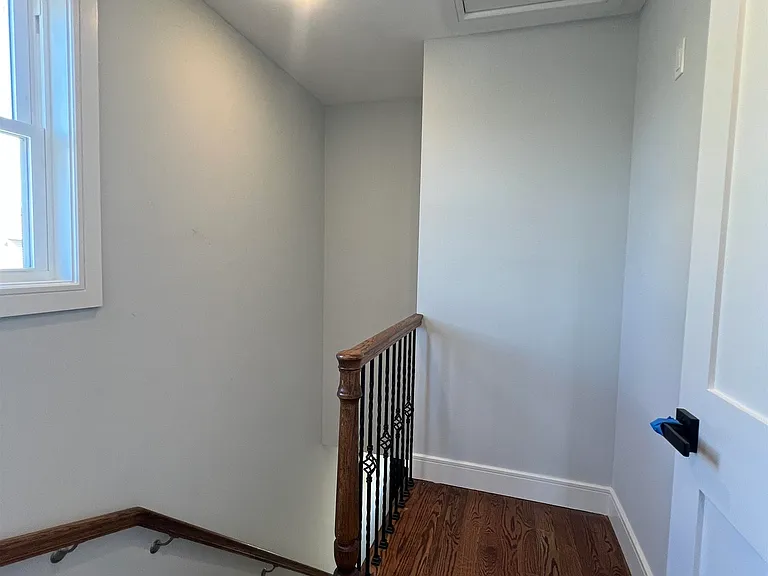 48 Tuttle St #B — Photo 13