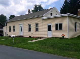 20 Bott Ln, Troy, NY 12180