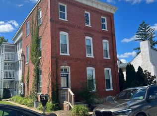 109 E Congress St APT 100, Charles Town, WV 25414