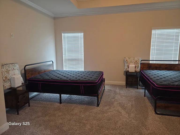 Shared room / Shared Private Bathroom
