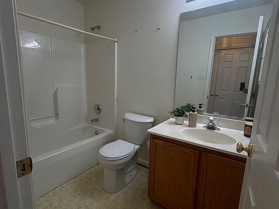 3rd image of 168 Bentley St