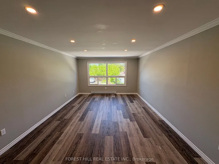 130 King St E #4 — Photo 2