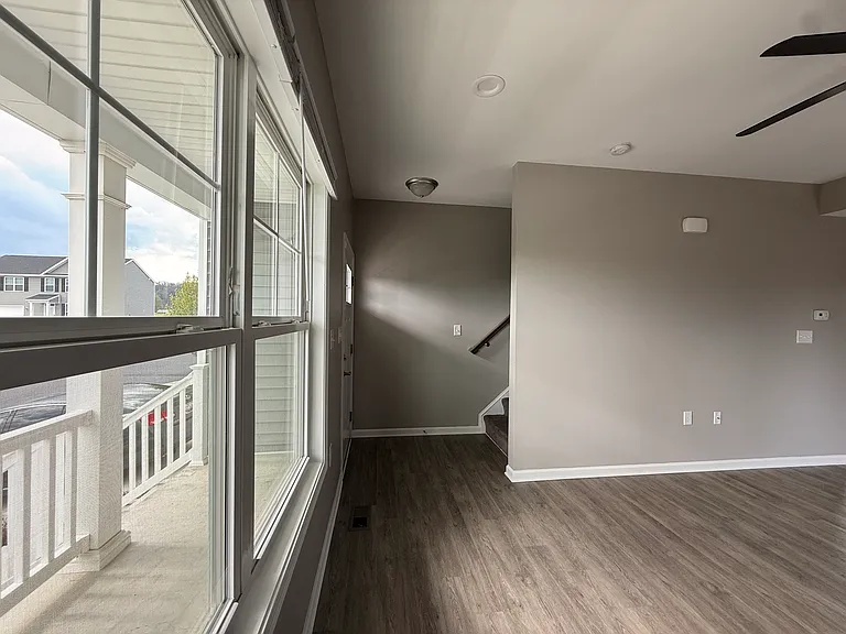 270 Mabdarin Dr — Photo 2