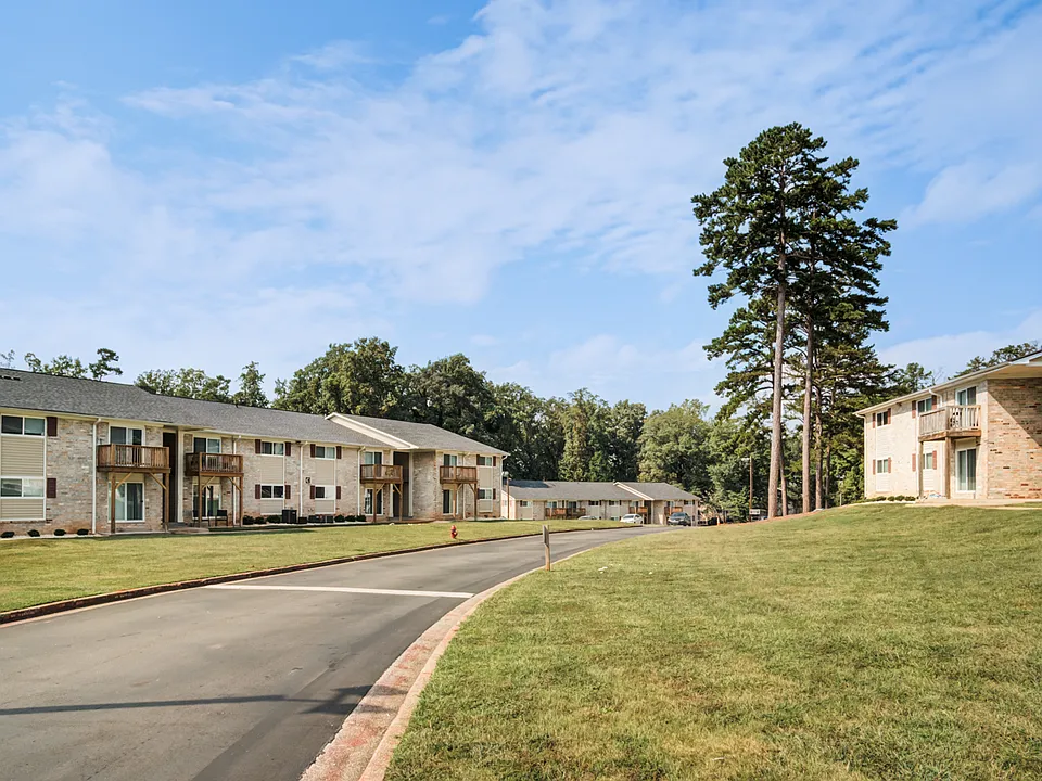 Crown Pointe