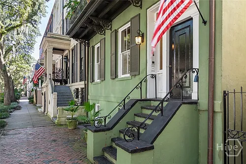 15 E Jones St #1B Photo 1