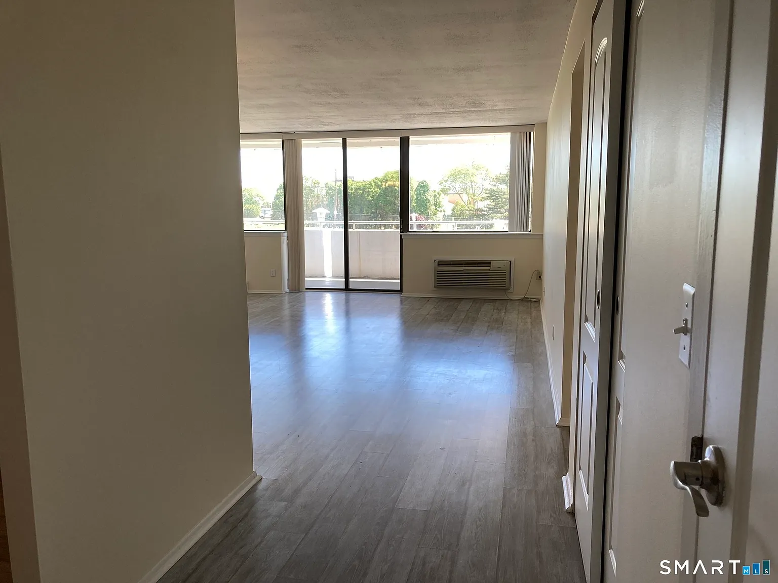 1 bed, 1.5 bath, 1248 sqft, $2,500 — Photo 2