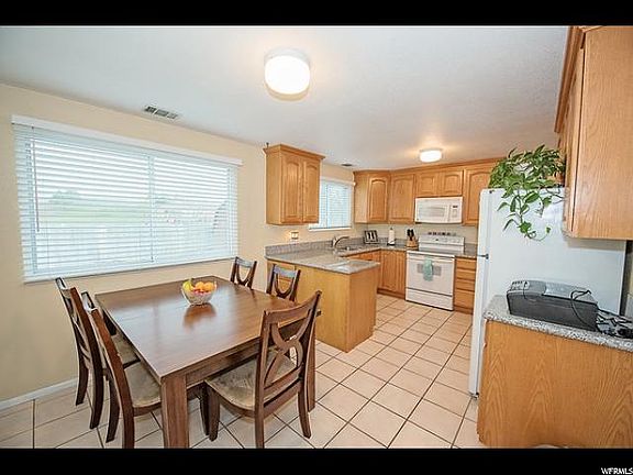 4th image of 4989 W Highwood Dr