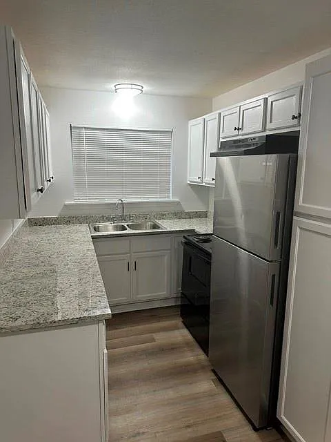 1 bed, 1.0 bath, 650 sqft, $885 — Photo 3