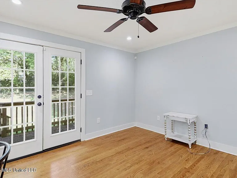 117 McCree Dr — Photo 15