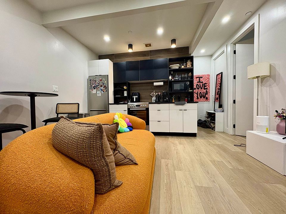 1st image of 727 Dekalb Ave #3F