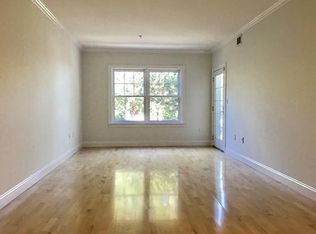 123 Centre St #203, Brookline, MA 02446